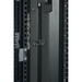 Шкаф для сетевого оборудования APC NetShelter SX 42U, ширина 600 мм, глубина 1070 мм, черные боковые панели (Состояние нового)
